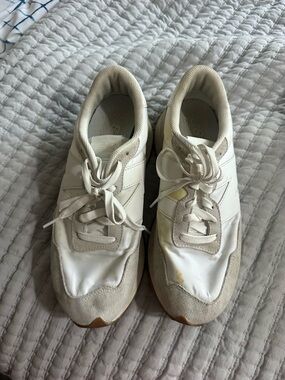 New Balance White Sneaker with Yellow Collar Trim
